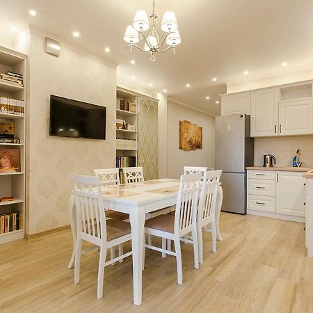 2-Roomed Apartment With Living Room Odessa Exteriör bild